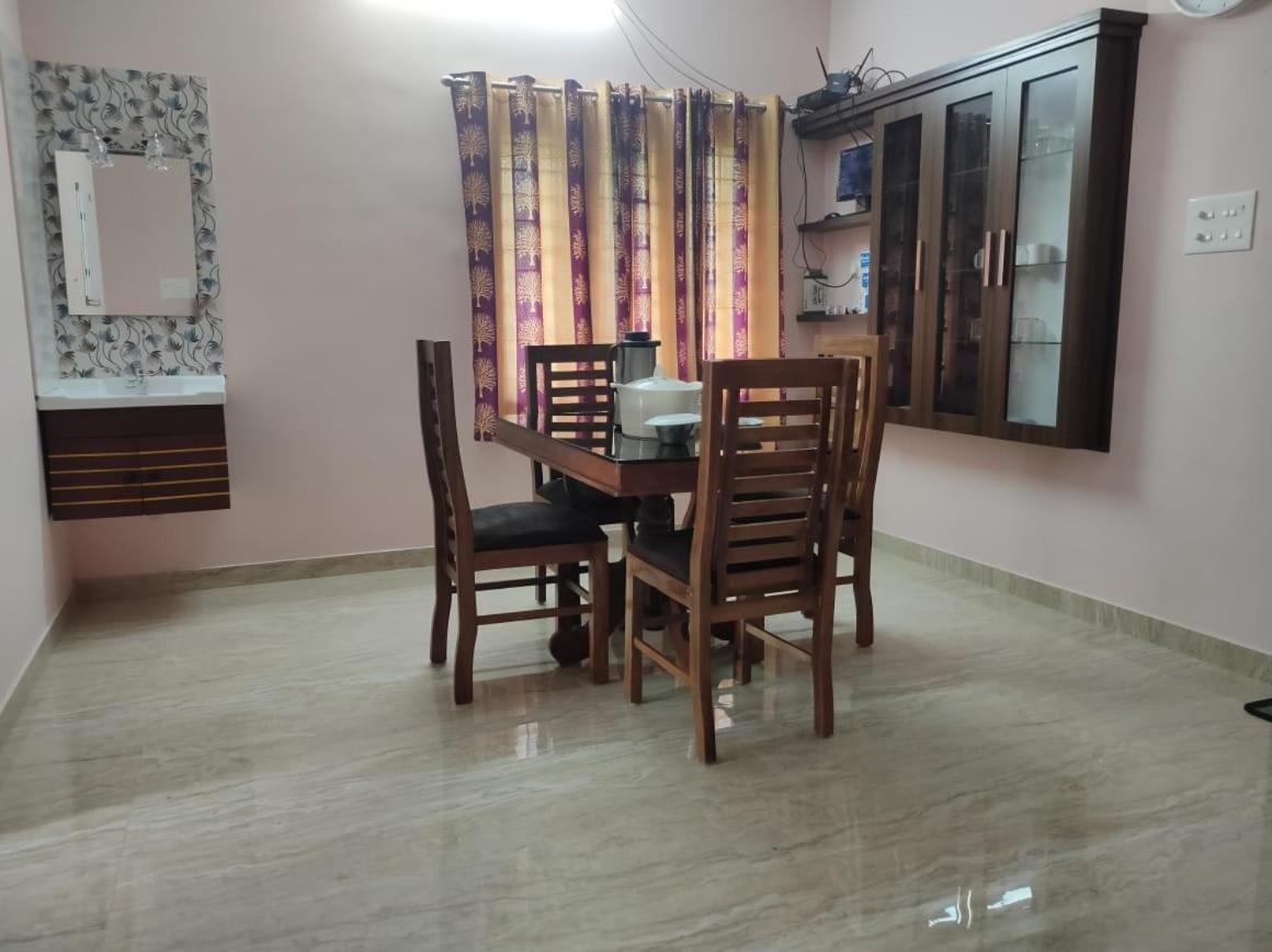 Alappuzha Sree Valsam Inn Bed Breakfast מראה חיצוני תמונה